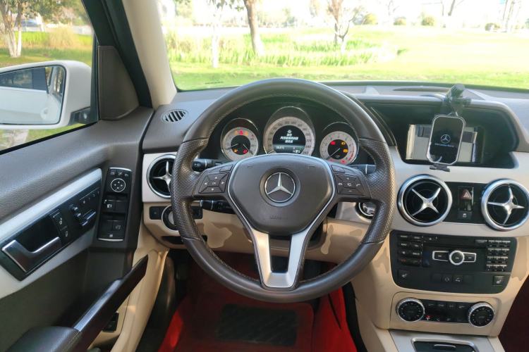 Used Mercedes-Benz GLK-Class 2013 GLK 300 4MATIC Dynamic Sunroof Model Steering Wheel