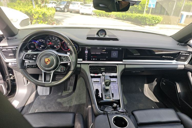 Used Porsche Panamera 2020 Panamera 10th Anniversary Edition 2.9T Center Console