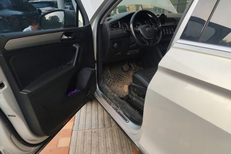 Used Volkswagen Tiguan L 2019 Revised Version 280TSI Automatic Two-Wheel Drive Panoramic Comfort Edition China VI Standard Driver Seat