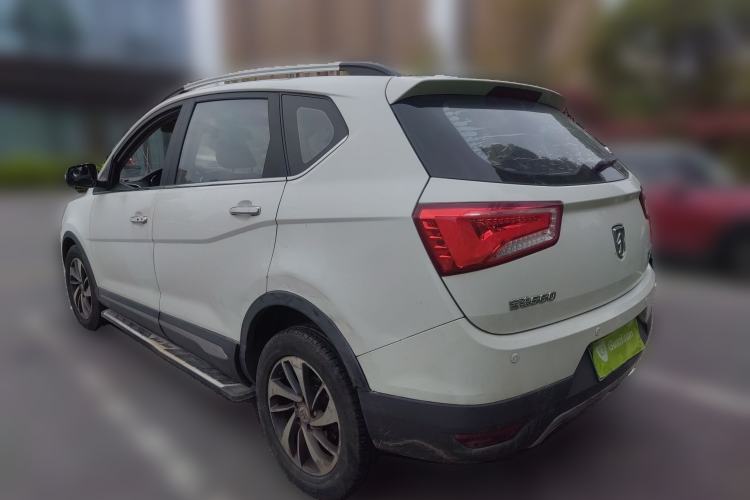 Used Baojun 560 2015 1.8L manual luxury version
