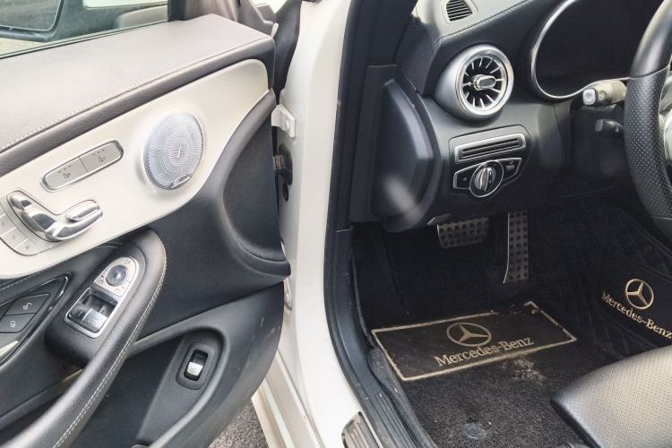 Used Mercedes-Benz C-Class 2022 Refresh C 200 Coupe Driver Seat