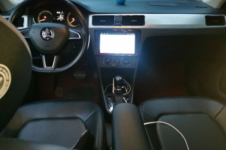 Used Skoda Rapid Spaceback 2018 1.6L Automatic Comfort Edition
