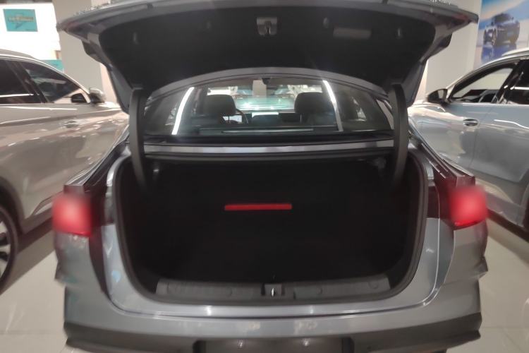 Used BYD Qin L 2025 DM-i Smart Drive 120KM Superior Model
