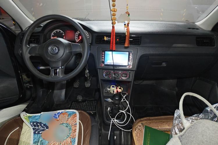 Used Volkswagen Santana 2013 1.6L Manual Fashion Edition Center Console