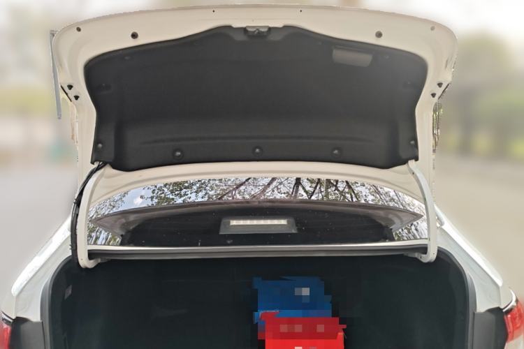 Used Toyota Levin 2019 Dual-Engine 1.8H E-CVT Luxury Edition China VI Standard
