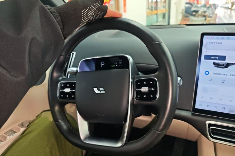 Used Li Auto L8 2023 Pro Model
