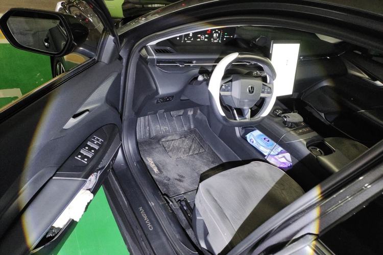 Used CHANGAN Eado 2025 Blue Whale 1.5T 500Bar Prestige Model Driver Seat