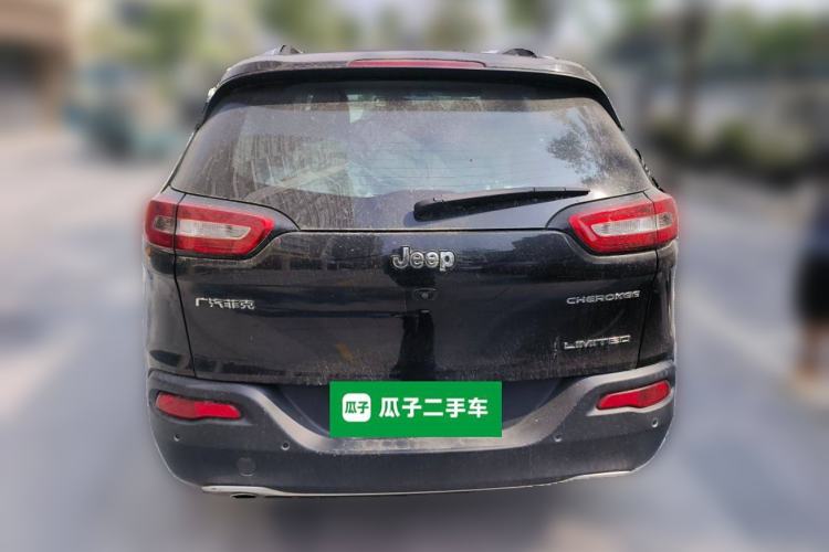 Used Jeep Cherokee 2017 2.0L Superior Edition
