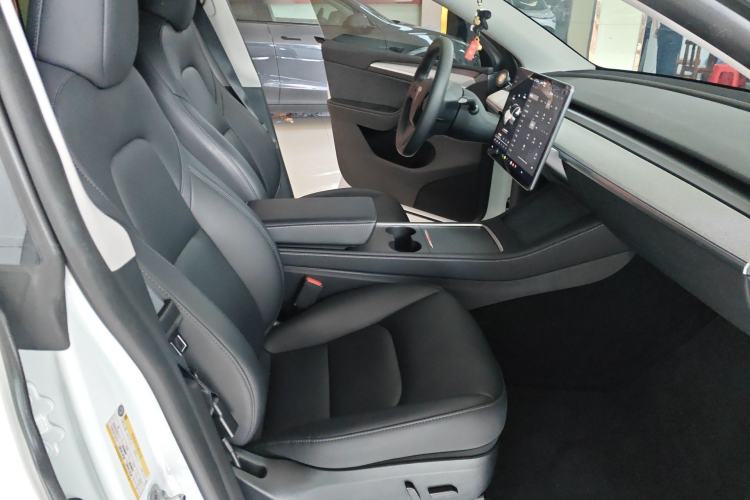 Used Tesla Model Y 2024 Rear-Wheel-Drive Version Right Front Seat