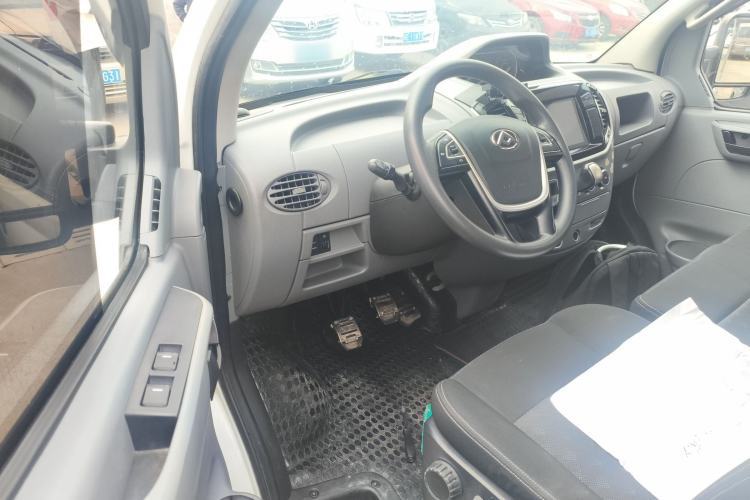 Used SAIC MAXUS Xintu V80 2023 2.0T Manual Classic Aoyuntong Short Wheelbase Ultra-Low Roof 5/6-Seater