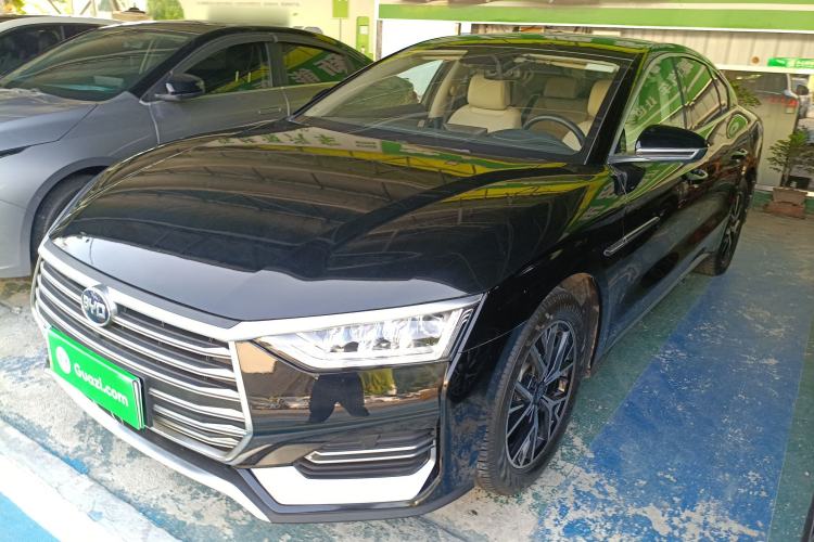 Used BYD e9 2021 Business Edition