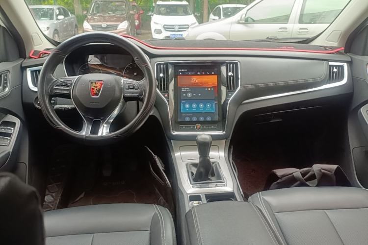 Used Roewe RX5 2018 20T Two-Wheel Drive Manual Internet Smart Edition