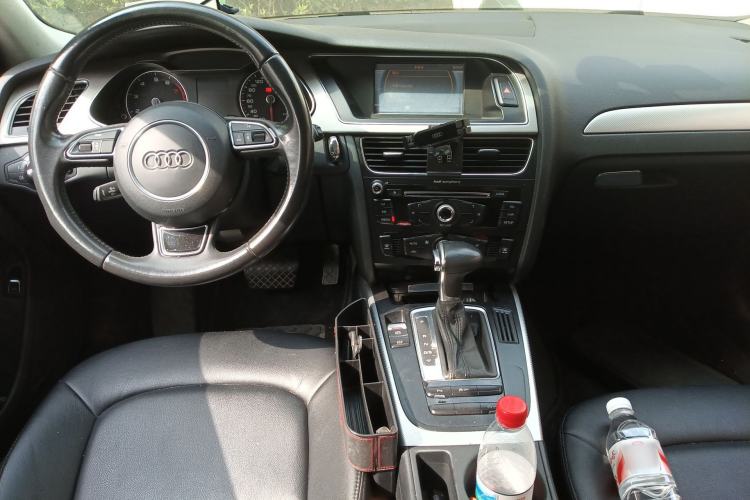 Used Audi A4L 2013 35 TFSI Automatic Standard Model Center Console