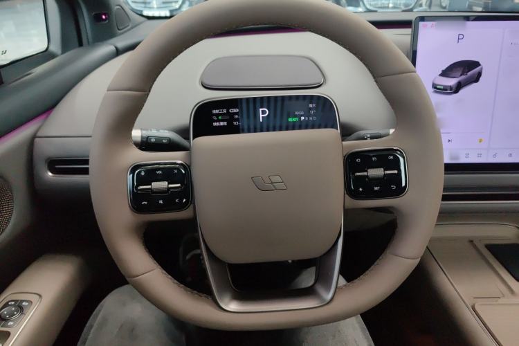 Used Li Auto i6 2025 Model Two-Wheel-Drive Standard Type Steering Wheel