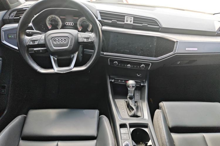 Used Audi Q3 2024 35 TFSI Ambition Dynamic Edition
