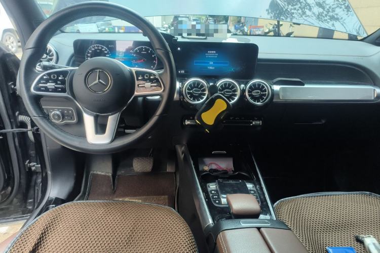Used Mercedes-Benz GLB 2023 GLB 220 4MATIC Center Console