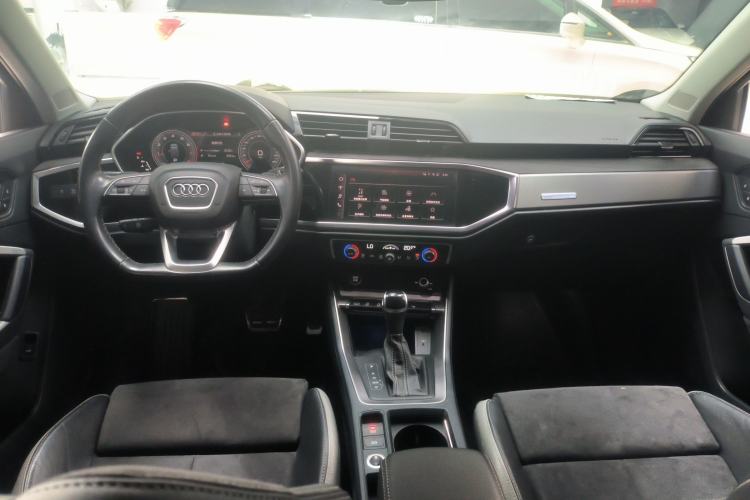 Used Audi Q3 2022 40 TFSI Fashion Dynamic Model