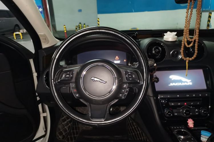 Used Jaguar XJ 2018 XJL 3.0 SC Two-Wheel-Drive Elegant Business Edition Steering Wheel