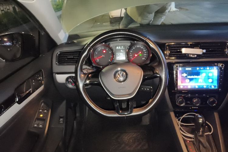 Used Volkswagen Sagitar 2015 1.6L Automatic Comfort Model Steering Wheel