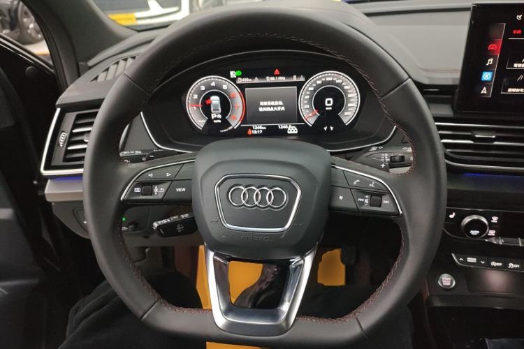 Used Audi Q5L 2025 Facelift 45th Anniversary Collector's Edition 40 TFSI Luxury Dynamic Version
