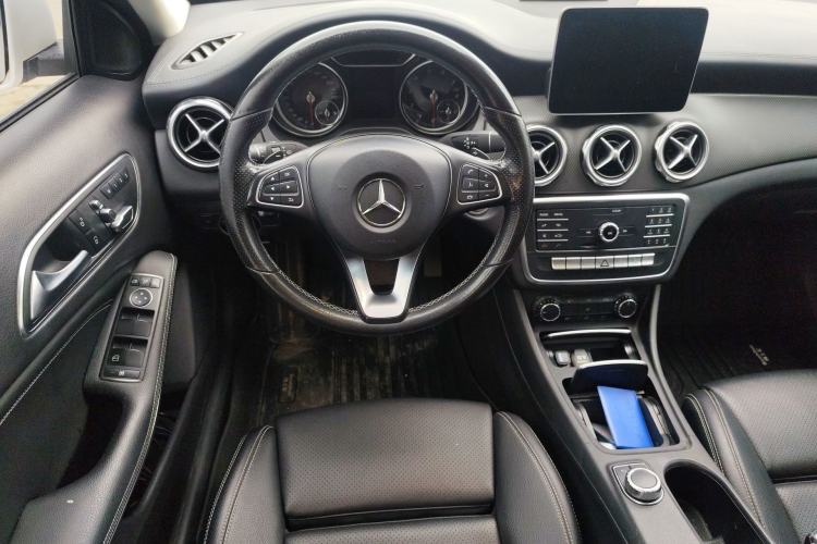 Used Mercedes-Benz GLA 2018 GLA 200 Fashion Model Steering Wheel