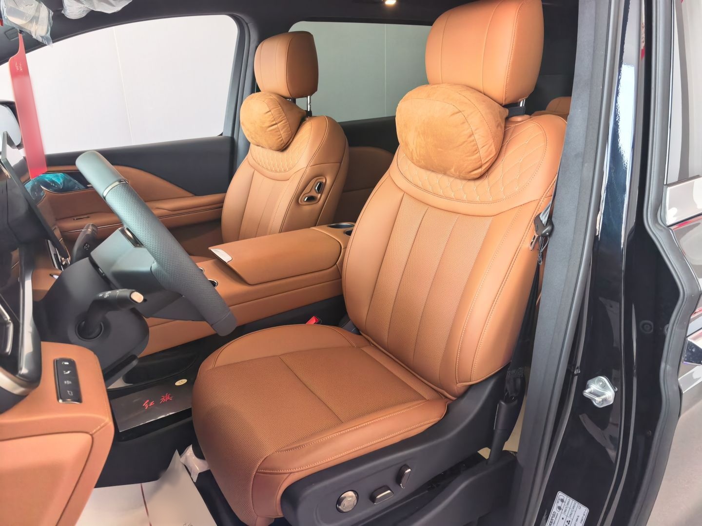 Hongqi HQ9 PHEV 2026 Model 2.0T Four-Wheel Drive Luxury Edition — снимка 14