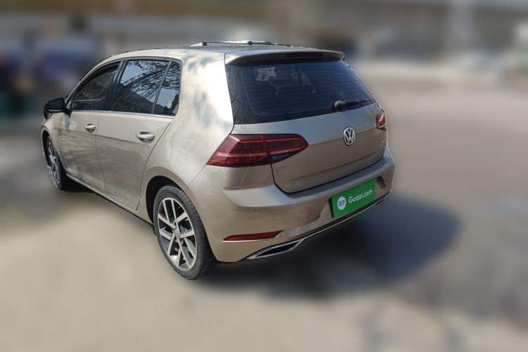 Used Volkswagen Golf 2018 230TSI Automatic Luxury Version
