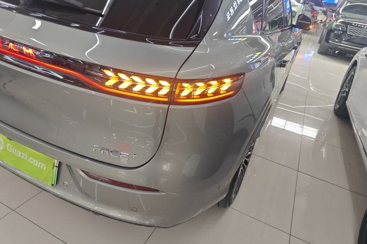 Used VOYAH FREE 2025 Model FREE+ Rear-Drive Qiankun Edition Right Rear Taillight