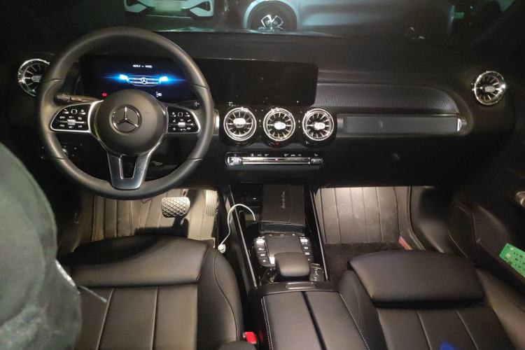 Used Mercedes-Benz GLB 2023 GLB 220 Fashion Model Center Console