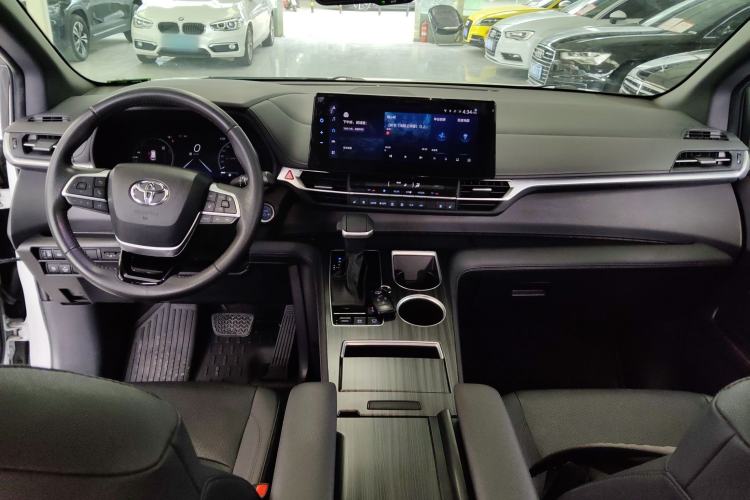 Used Toyota SIENNA 2021 2.5L Hybrid Premium Edition Center Console