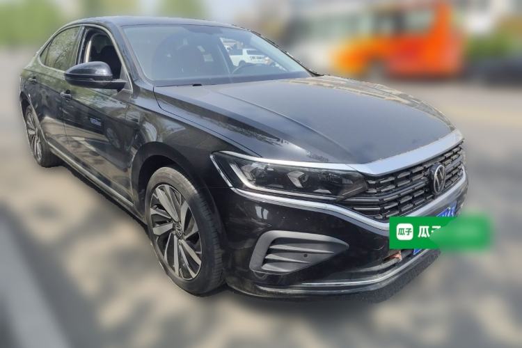 Used Volkswagen Passat 2024 330TSI Elite Edition Front Right 45 Deg