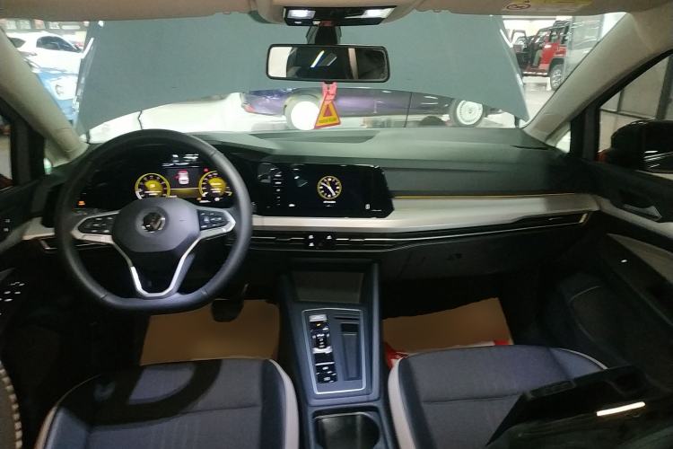 Used Volkswagen Golf 2021 280TSI DSG Pro Center Console