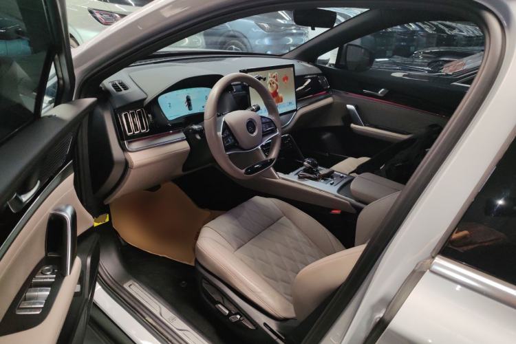 Used BYD Tang New Energy 2024 DM-i Glory Edition 112KM Prestige Model
