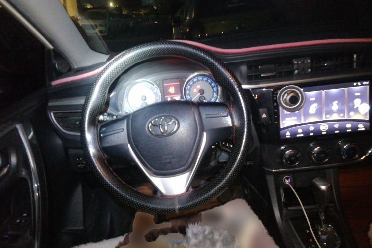 Used Toyota Corolla 2014 1.6L CVT GL-i Steering Wheel