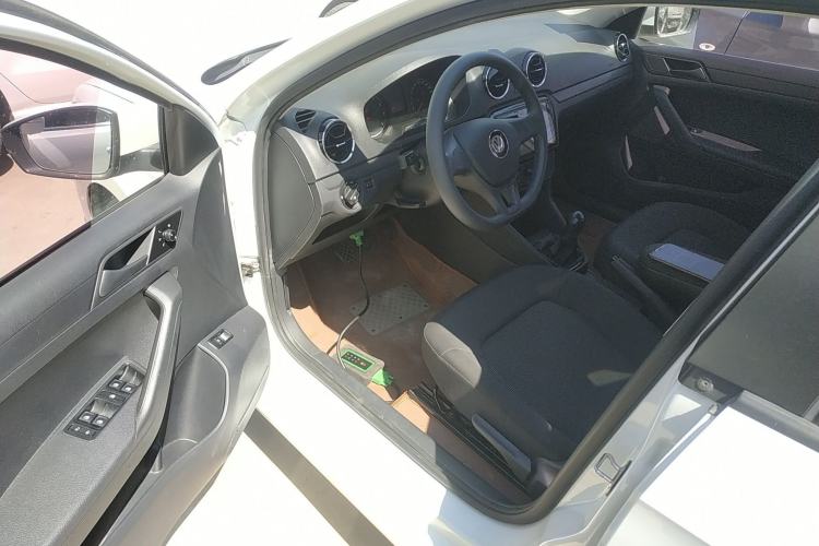 Used Volkswagen Jetta 2019 Dream Edition 1.4L Manual Fashion Version
