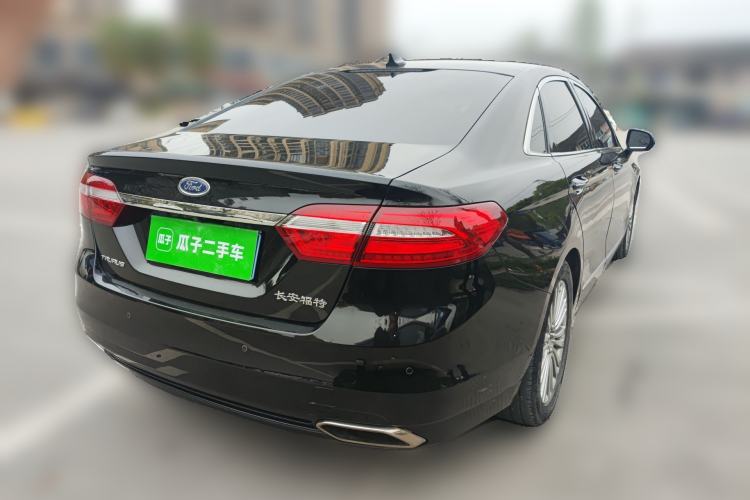 Used Ford Taurus 2015 EcoBoost 245 Luxury Model Rear Right 45 Deg