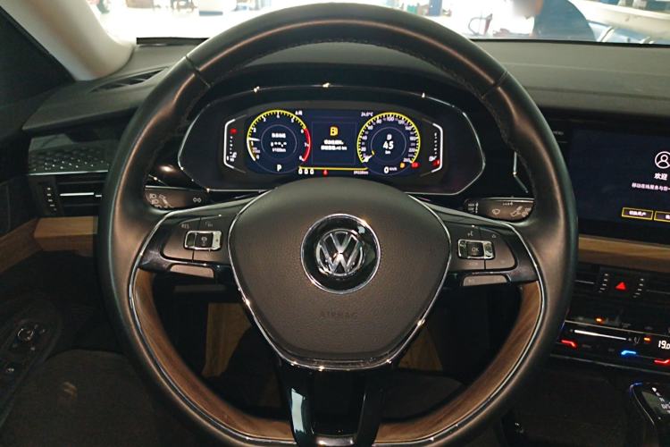 Used Volkswagen Passat 2020 330TSI Prestige Edition China VI Standard Steering Wheel