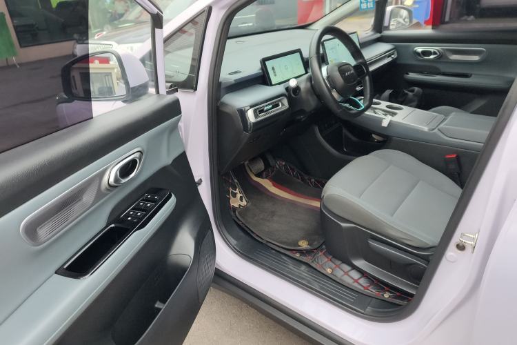 Used AION Y 2023 Younger