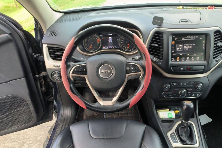 Used Jeep Cherokee 2017 2.0L Superior Edition