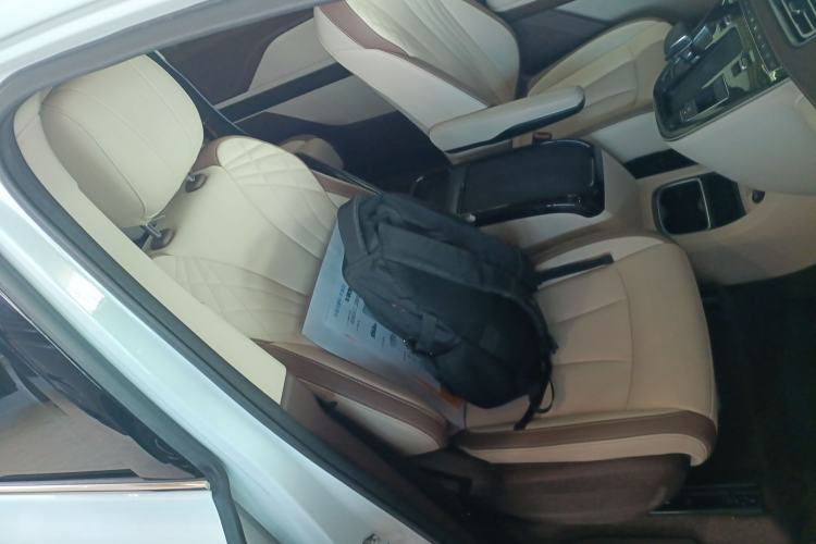 Used Bestune M9 2023 2.0T Prestige Edition