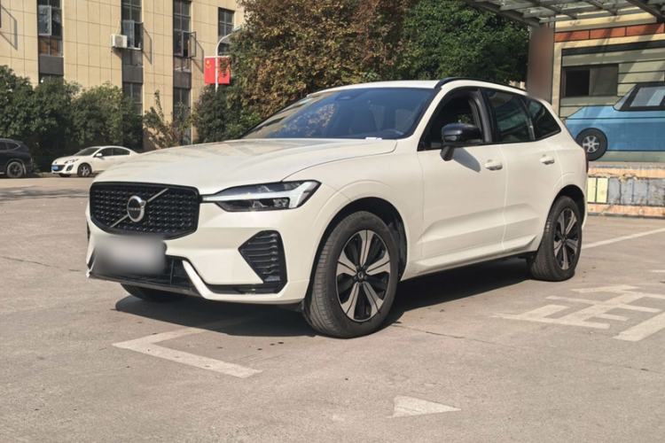 Used Volvo XC60 2023 B5 4x4 SmartDrive Sport Edition