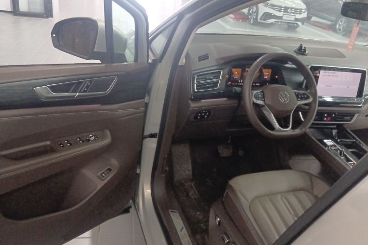 Used Volkswagen Viloran 2024 330TSI Luxury Edition