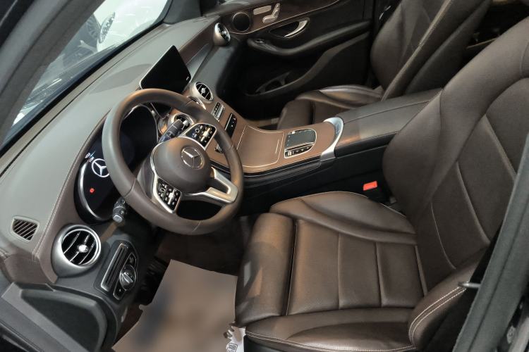 Used Mercedes-Benz GLC 2020 Facelift GLC 260 L 4MATIC Luxury Edition
