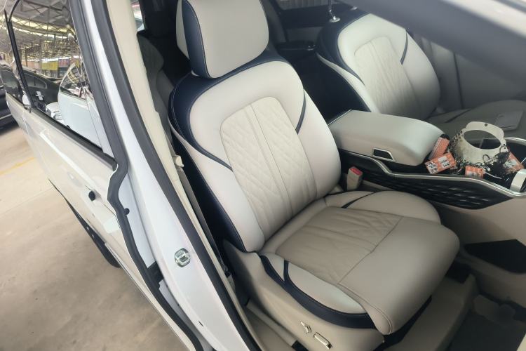 Used Buick GL8 2022 ES Landtrek 653T Comfort Edition Right Front Seat