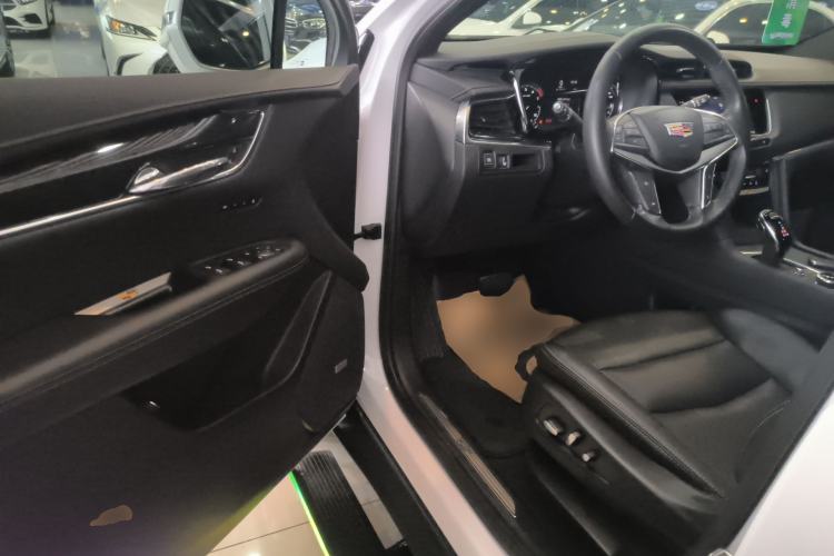 Used Cadillac XT5 2022 2.0T Two-Wheel Drive Luxury Version
