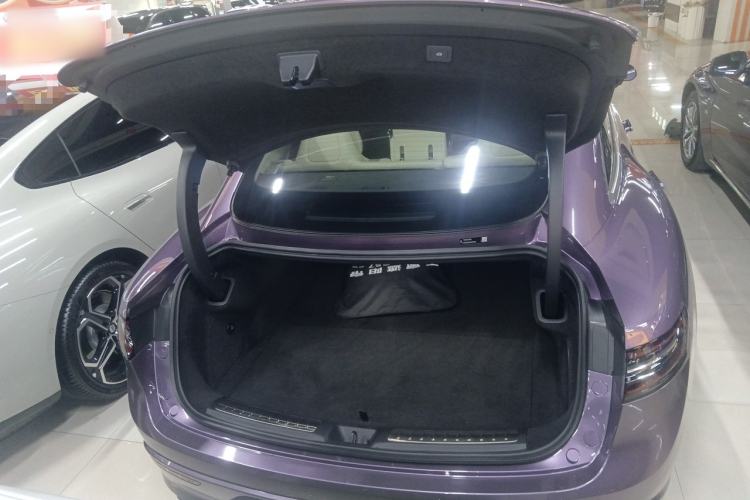 Used Hima Luxeed S7 2025 855 km Max Trunk