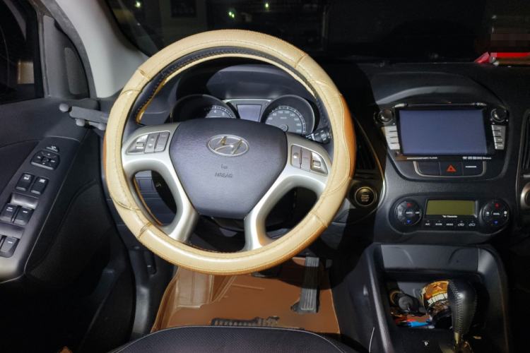 Used Hyundai ix35 2013 2.0L Automatic Two-Wheel Drive Smart GLS China IV Standard
