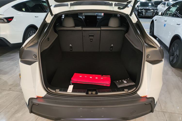 Used Tesla Model Y 2026 Long-Range All-Wheel-Drive Model