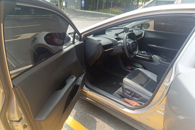 Used Toyota bZ3 2023 517 km Elite PRO Driver Seat