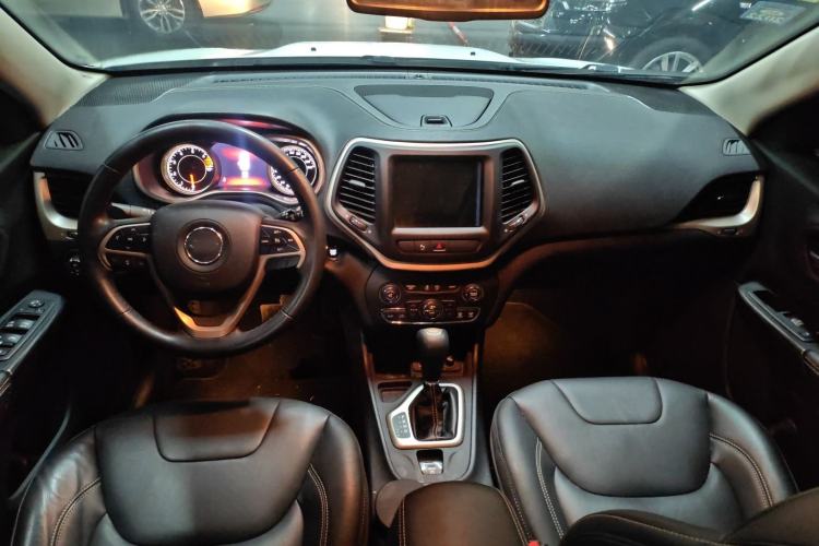 Used Jeep Cherokee 2017 2.0L Superior Edition